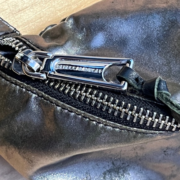 Rebecca Minkoff cross-body bag, with pockets. Distressed silver. - Picture 2 of 16